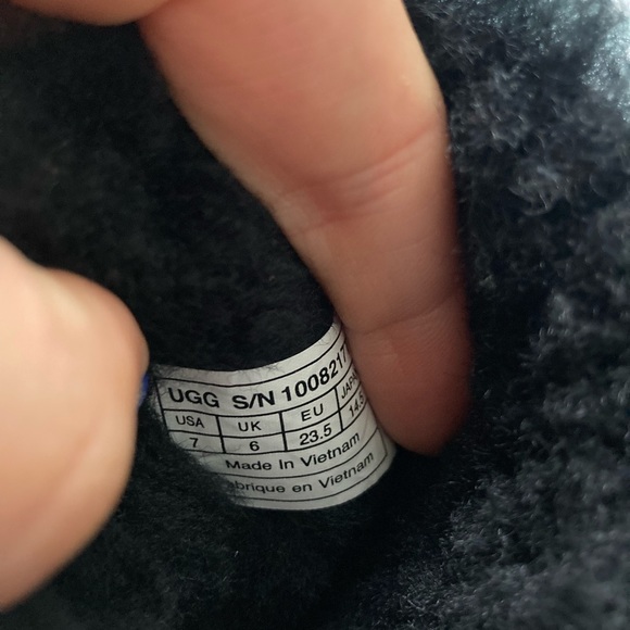 Little Girl Ugg Australia Cheetah Boots - Picture 3 of 6